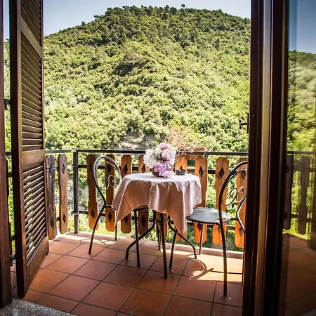 Hotel Bin Rocchetta Nervina