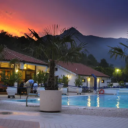 Hotel Bin Rocchetta Nervina