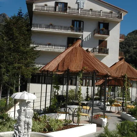 Hotel Bin Rocchetta Nervina